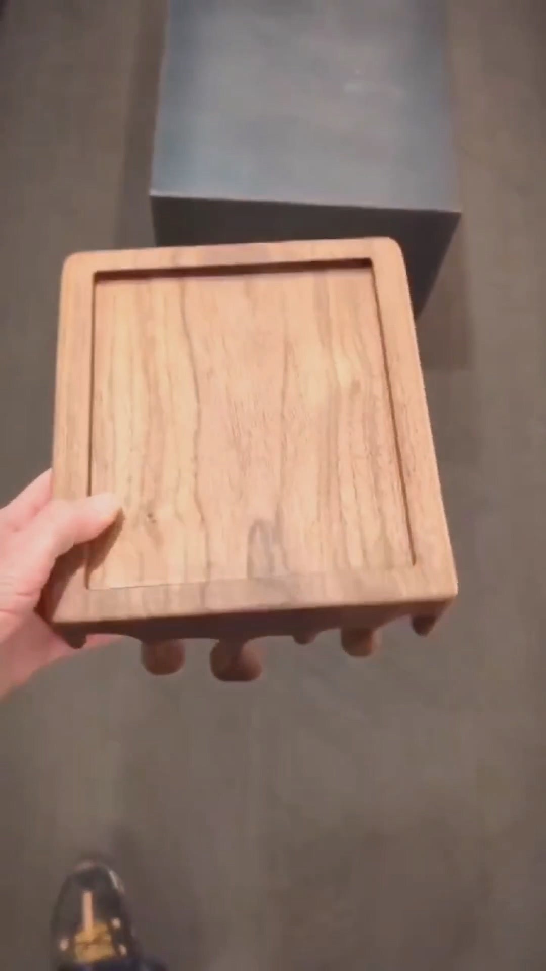 🪵 طاولة ديكور خشبية